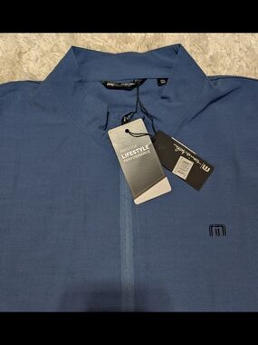 NWT Travis Mathew Men's Blue Lightweight Zip Jacket